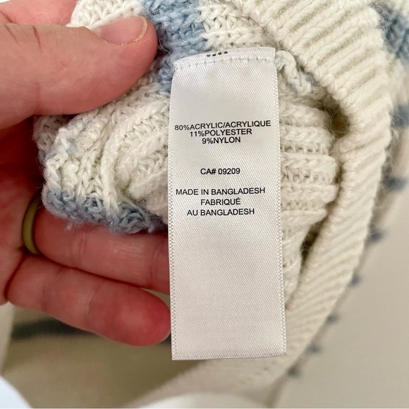 Cleo Half Zip Blue and White Coastal Stripe Knit Sweater Size Large - Picture 8 of 8